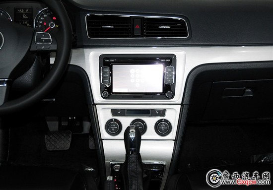 2013款全新上海大眾朗逸