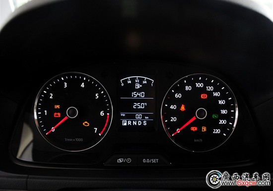 2013款全新上海大眾朗逸